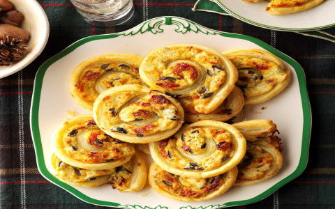 Easy Food for a Party of 30: Quick Recipes and Tips That Will Help You Host a Memorable Get-Together!