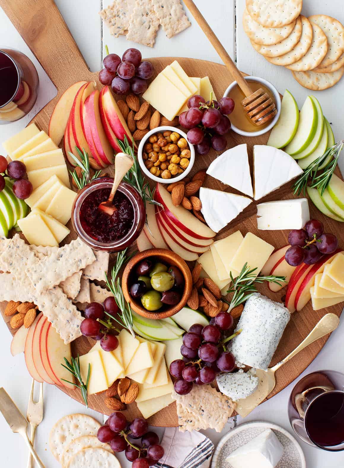 House Party Food Ideas: Simple and Delicious Dishes for a Crowd!