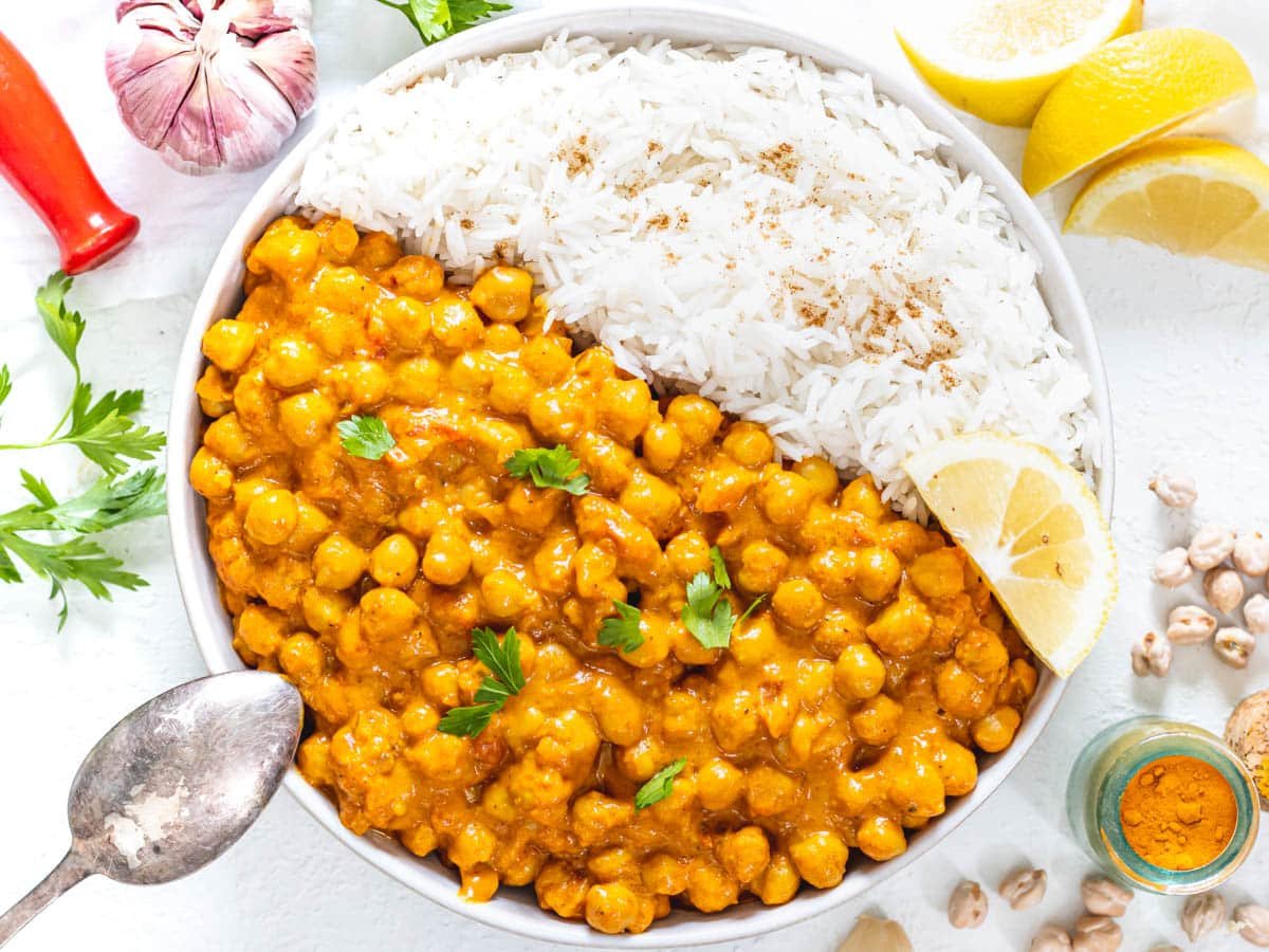 Quick Easy Curry Recipes for Beginners (Master These Simple Dishes and Impress Your Friends and Family)