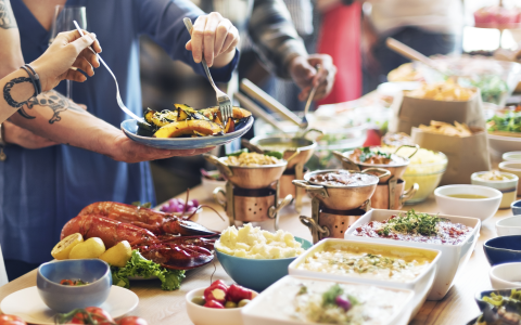 Party Food Ideas for 100 Guests: Simple and Delicious Recipes to Feed a Large Crowd (Easy Dishes to Satisfy Everyone)