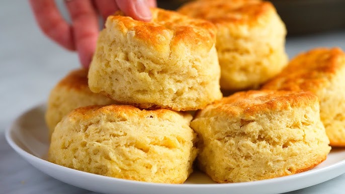 Best Quick and Easy Biscuit Recipe: How to Make the Perfect Biscuits.
