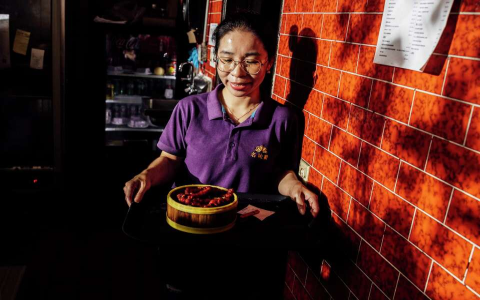 What makes a dim sum bistro truly authentic? Look for these key signs of quality food.