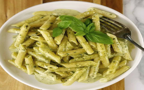 Why Make Your Own Quick and Easy Pesto Sauce? (It Tastes Better and is So Simple to Do)