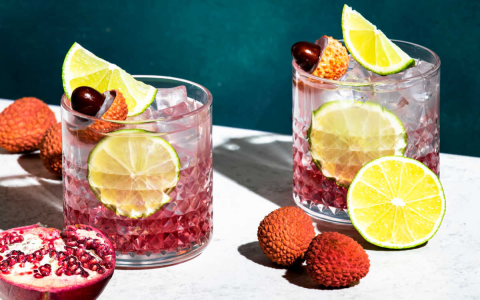 Find quick easy alcoholic drinks recipes here, perfect for beginners with few ingredients.