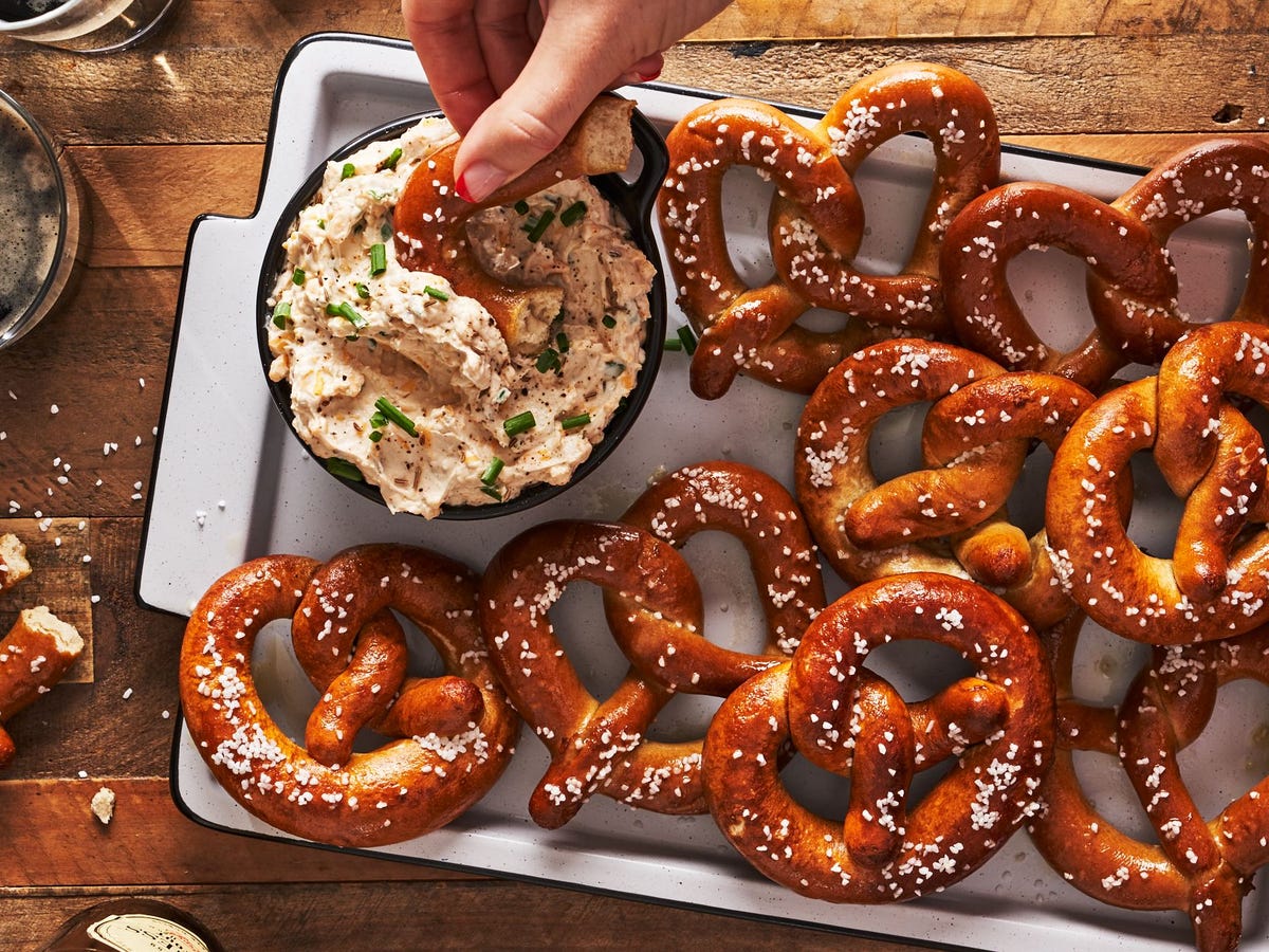 Need last minute party food fast? These super easy recipes will definitely impress all your guests.