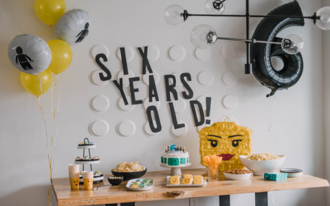 Need budget-friendly lego party food? Find great cheap ideas that look amazing for your celebration.
