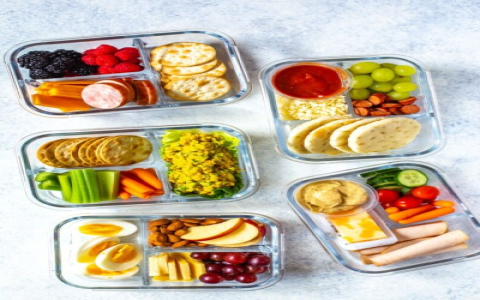 Finding quick and easy healthy lunch ideas for work? Try these tips for easy meal prep!