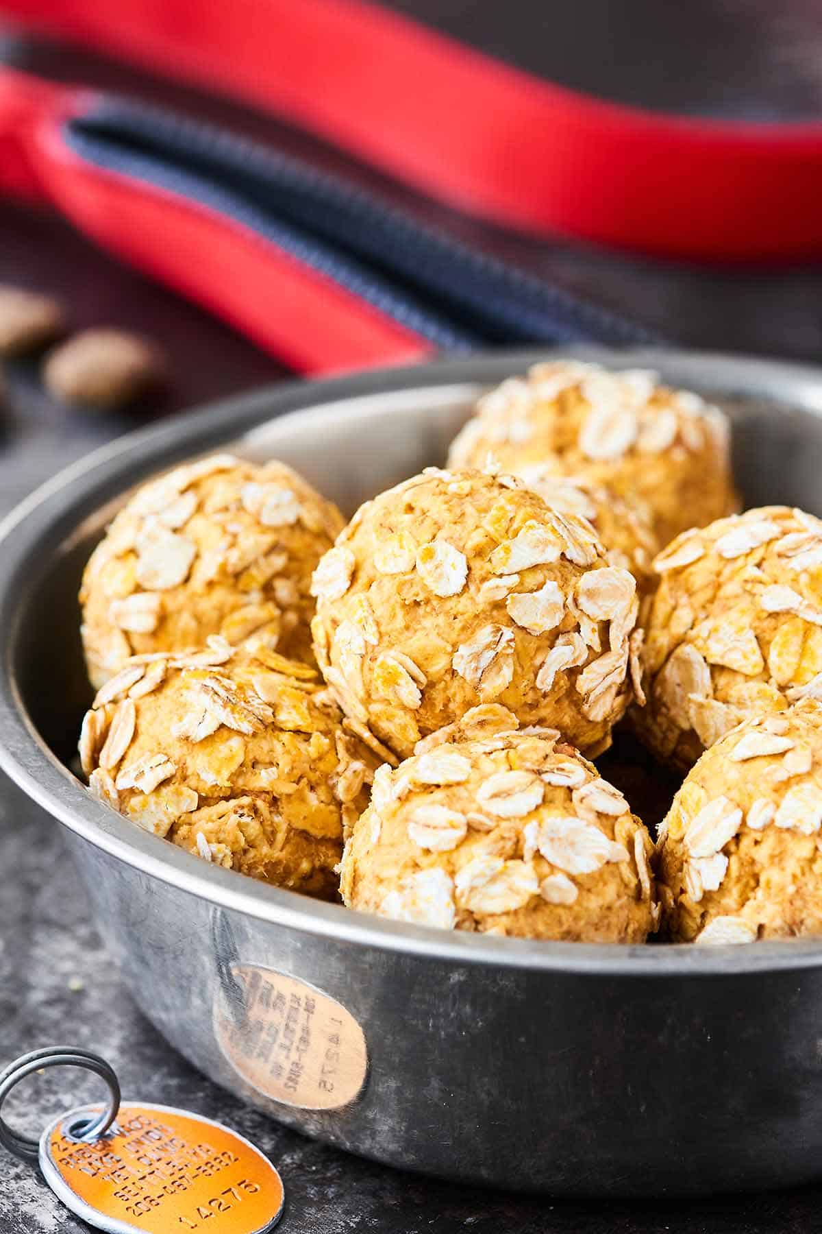 Making quick and easy dog treats at home (your pup will thank you for these yummy snacks).