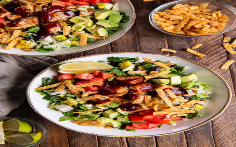 How to create a quick and easy chicken salad recipe? Get our secrets for perfect flavor.