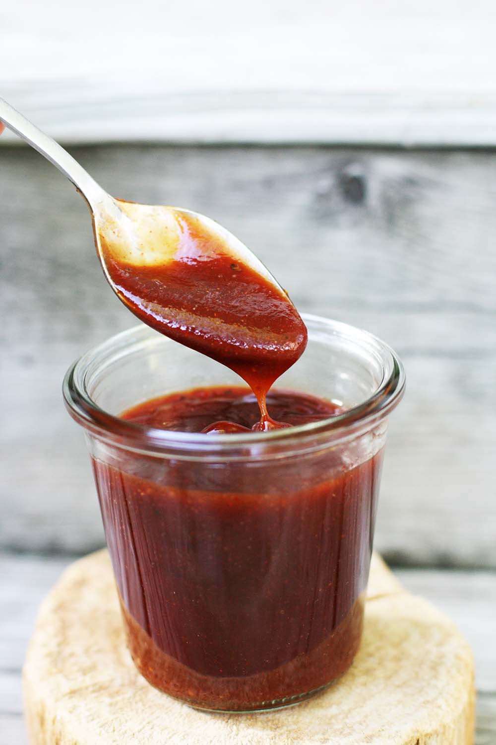 Need a quick and easy barbecue sauce for tonight? Try this delicious version ready in minutes.