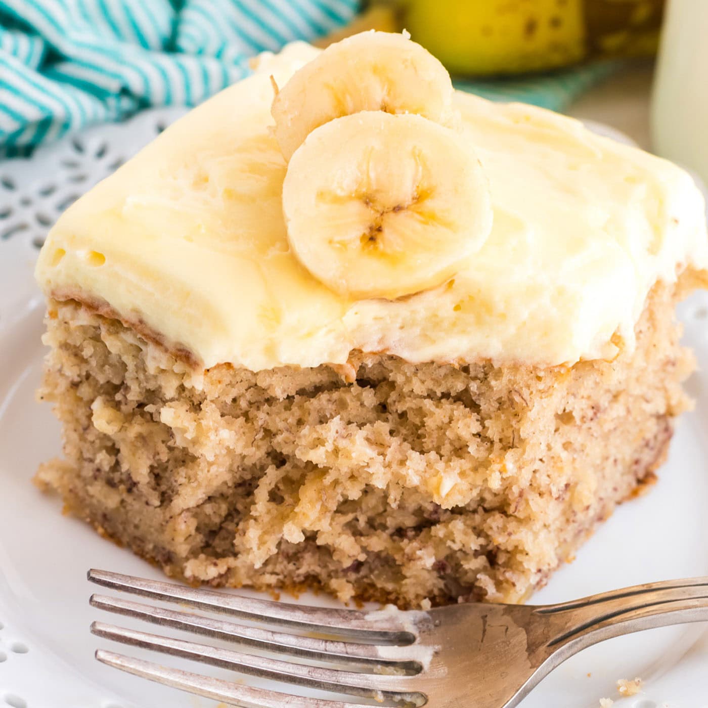 The most Quick & Easy Banana Cake youll ever make!