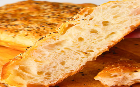 Make the best quick and easy focaccia bread ever? Use these simple tips for amazing flavor.
