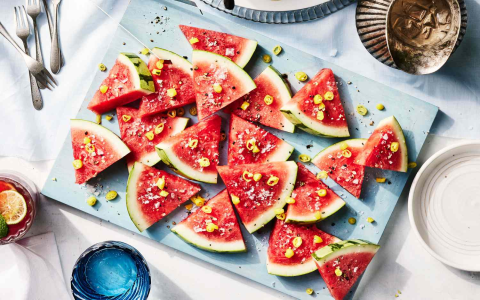 Looking for simple 2 year old birthday party food? Try these delicious and safe ideas for little guests!