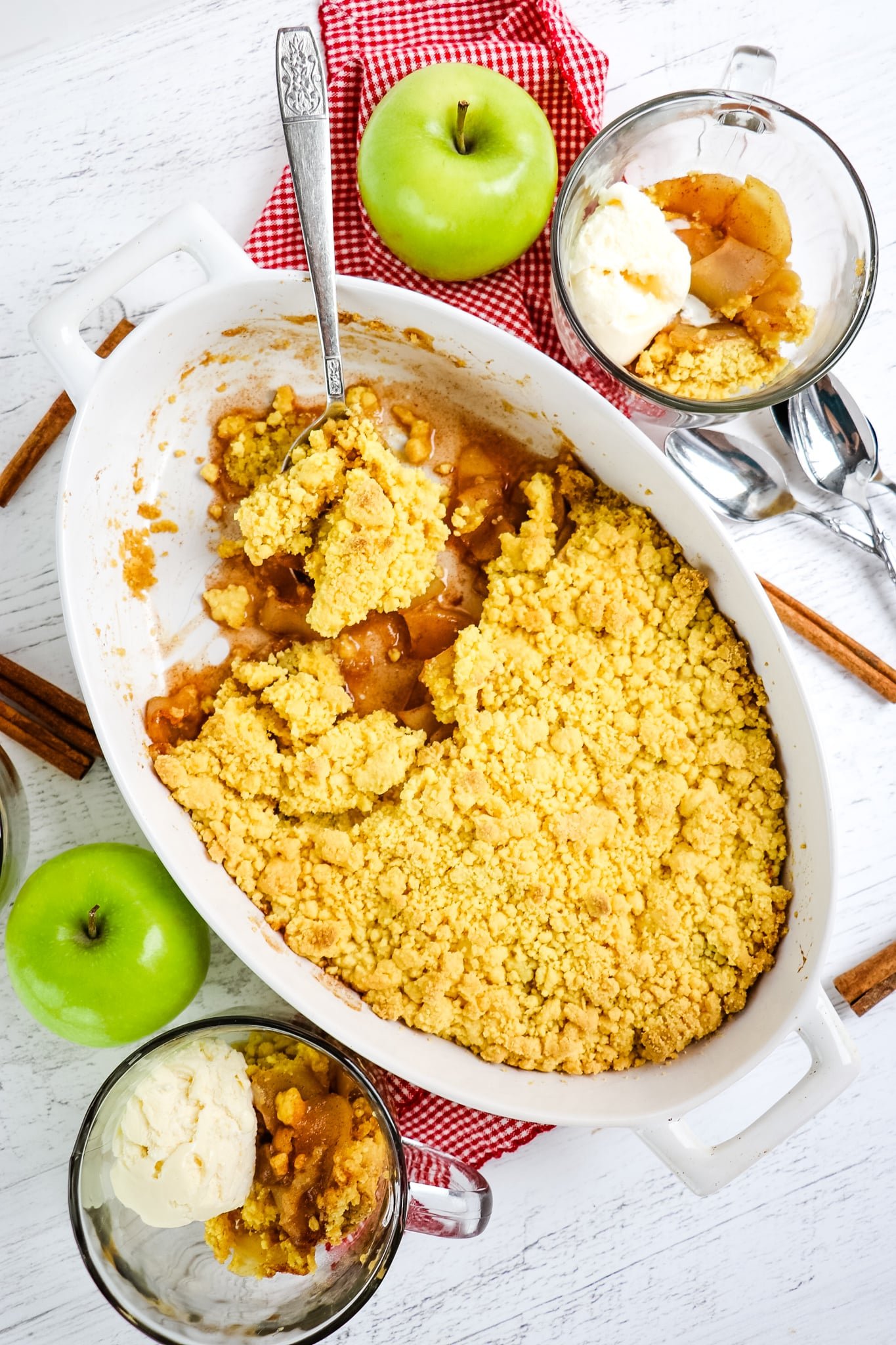 Want quick and easy apple recipes? From crumbles to cakes, these are delightfully simple to make!