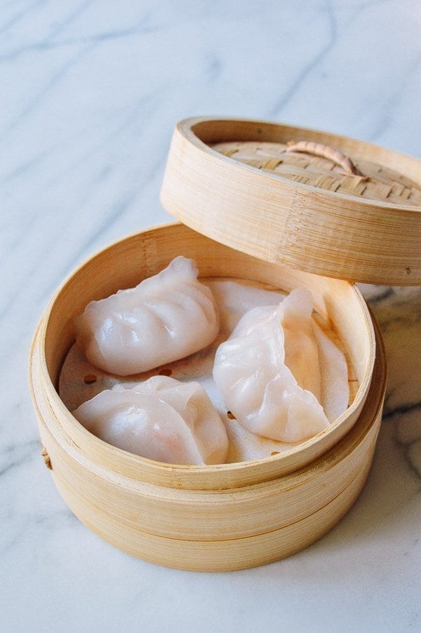 How do you fold dim sum shrimp dumpling perfectly like a pro? (Get that beautiful, classic har gow shape with these easy tips!)