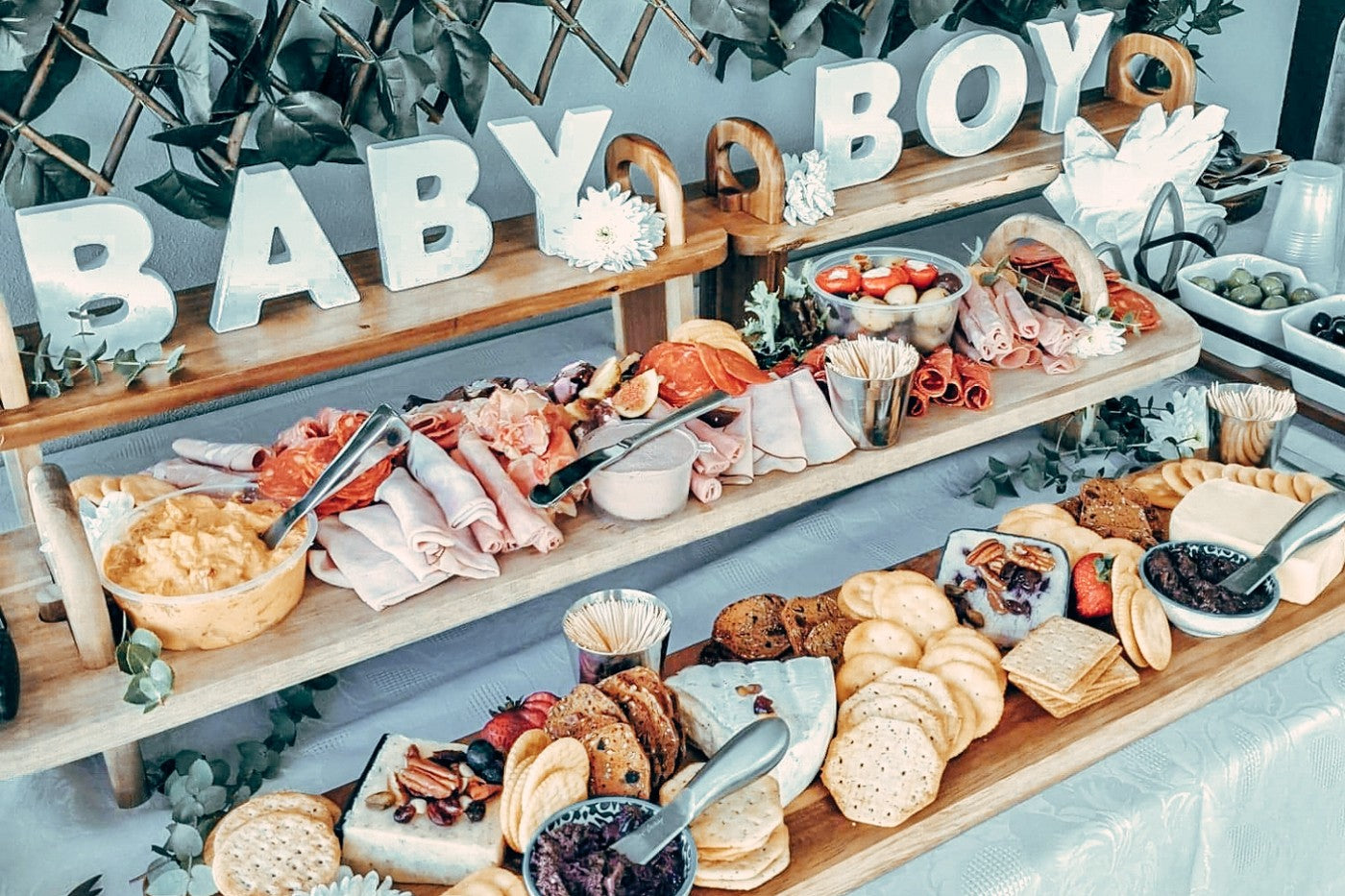 What kind of baby shower party food should you serve? Easy ideas that wont break your budget.
