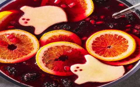 What is the best halloween party food to serve guests? (Easy and spooky ideas for your fun night)