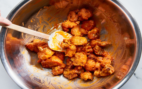 How to make the best football party food awesome? Try these top 3 simple recipes now!