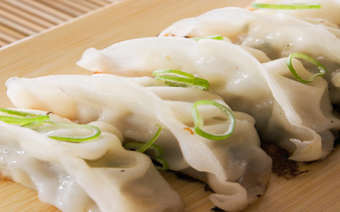 Want to make yummy dim sum? Our dim sum workshop makes it super easy and fun for you.